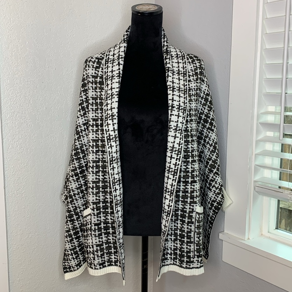 Simply Noelle One Size Black White Metallic Open Front Cardigan Knit Sweater